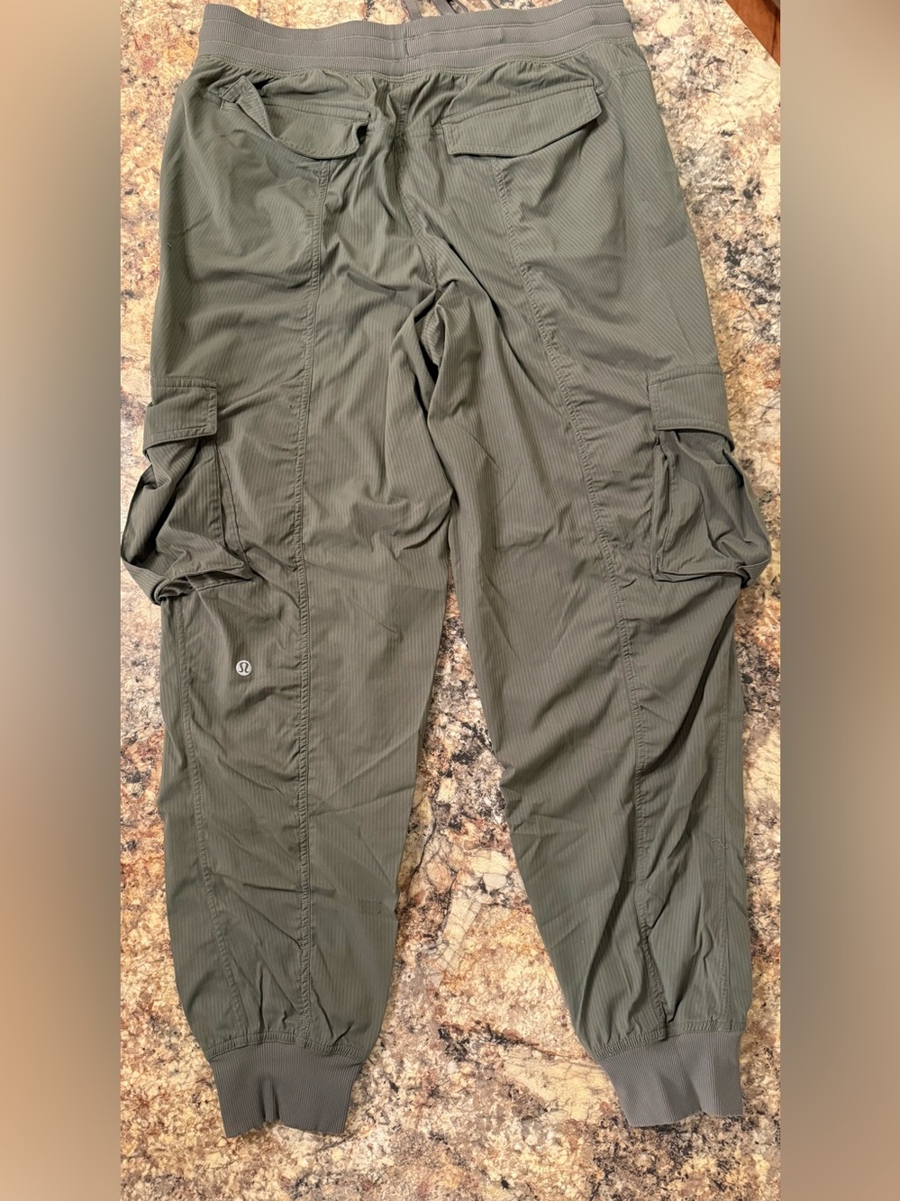 lululemon athletica women’s Olive Cargo Jogger Pants